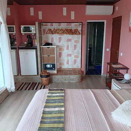 Πανσιόν Local Patudos, Com Terraco Privado Ταβίρα