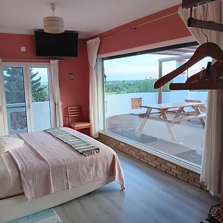 Local Patudos, Com Terraço Privado 4*