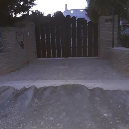 Πανσιόν Local Patudos, Com Terraco Privado