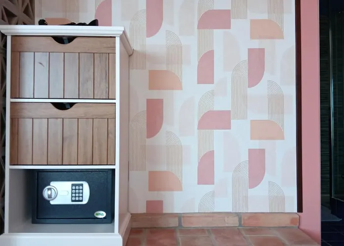 Local Patudos, Com Terraco Privado